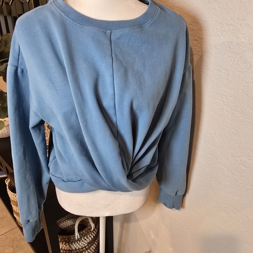 Athleta Women's Sweatshirt Super Soft Cropped Twist Back